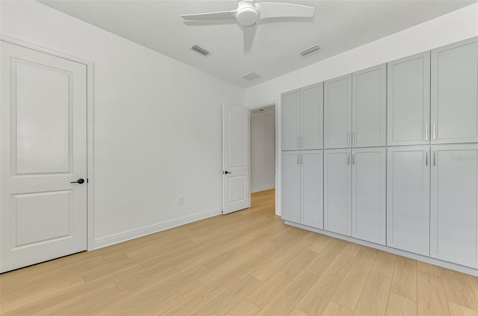 Image 51 of 92 For 21353 Holmes Circle
