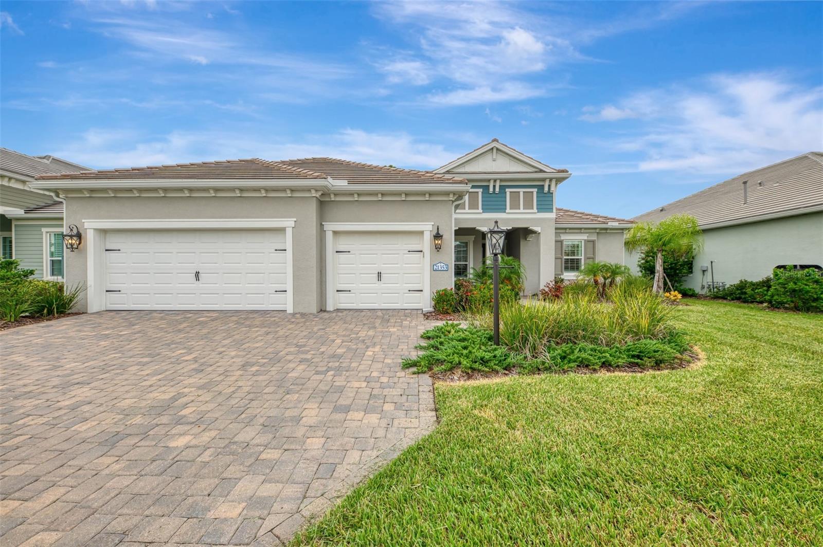 Image 8 of 92 For 21353 Holmes Circle