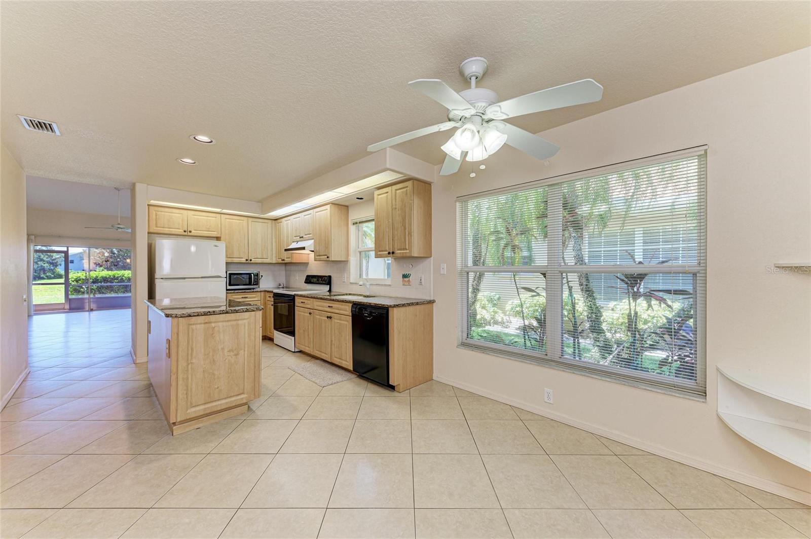 Image 24 of 49 For 6647 Oakbrooke Circle