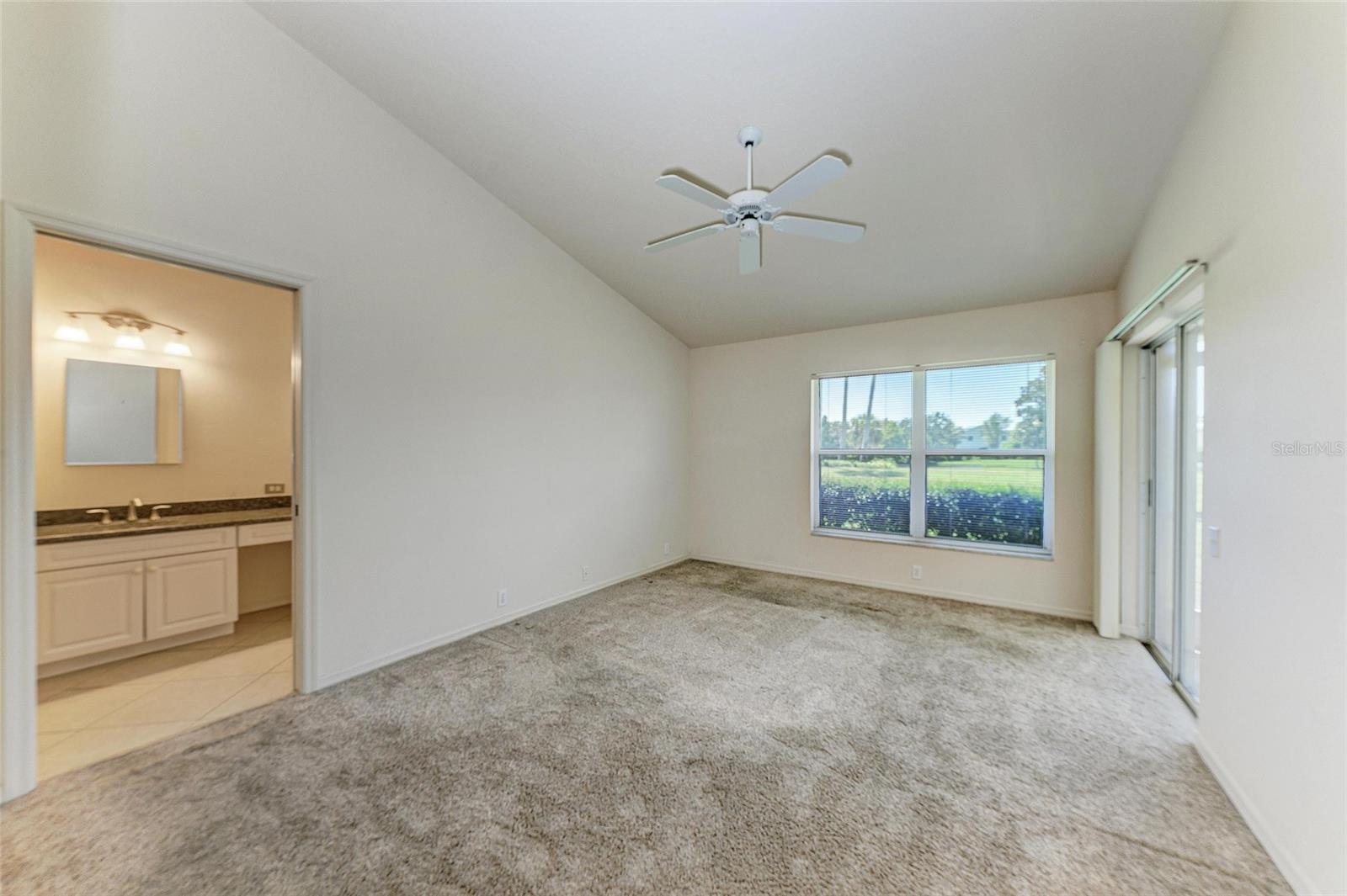 Image 25 of 49 For 6647 Oakbrooke Circle