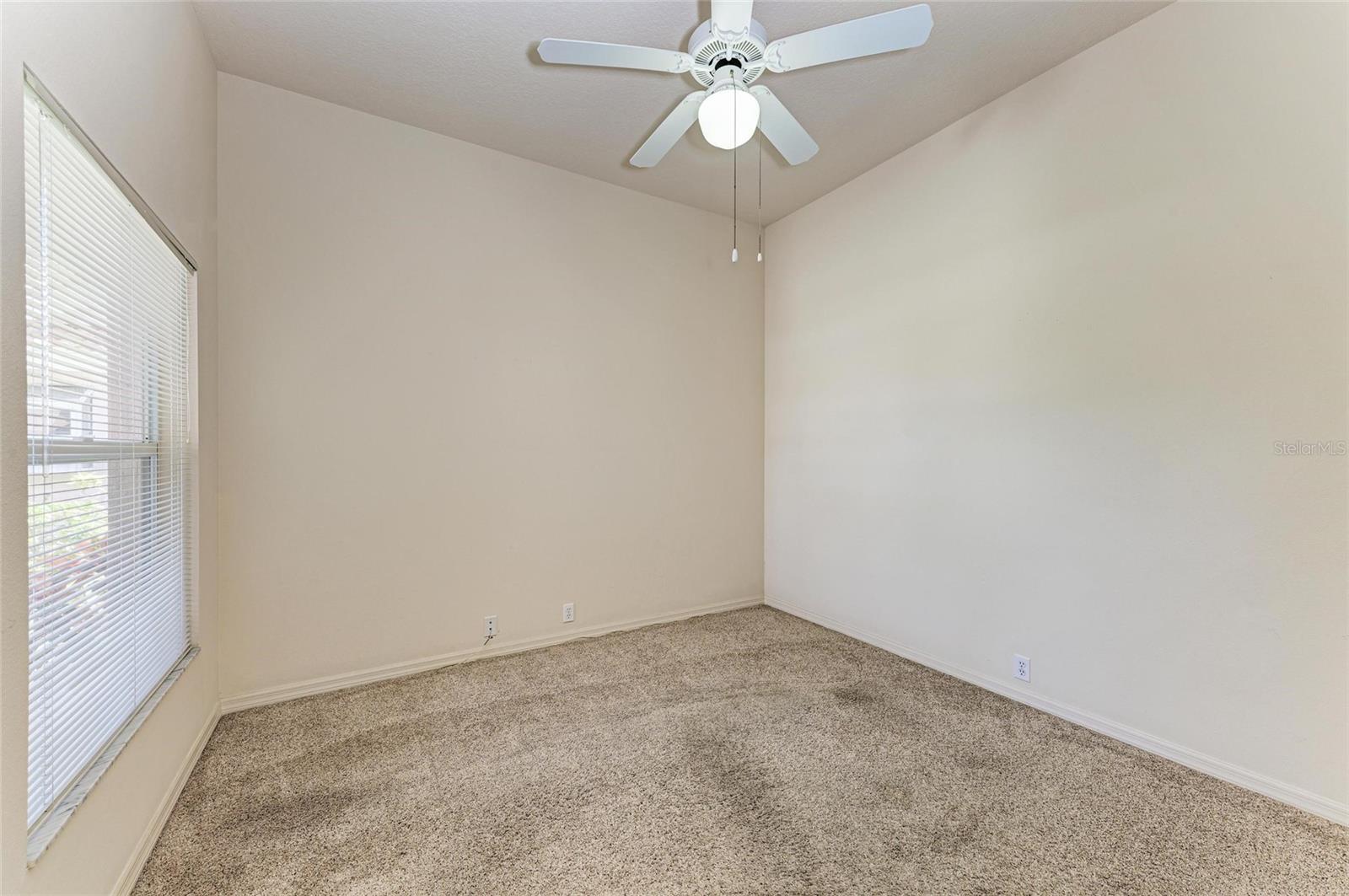 Image 32 of 49 For 6647 Oakbrooke Circle