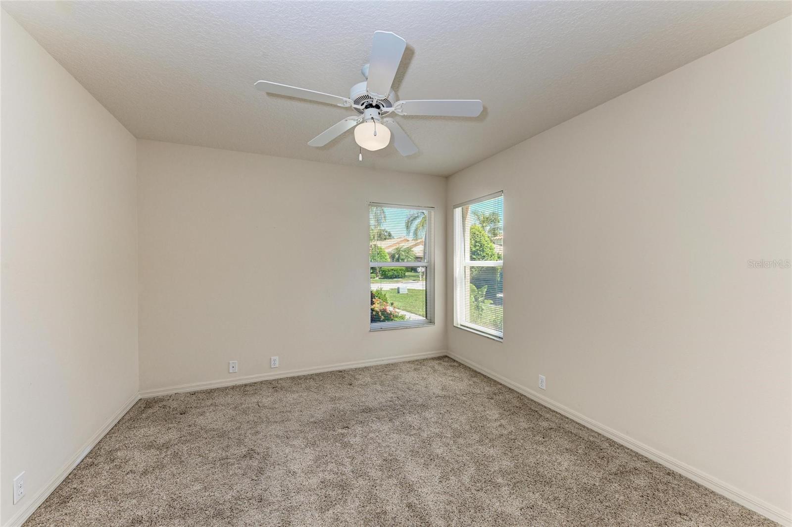 Image 35 of 49 For 6647 Oakbrooke Circle