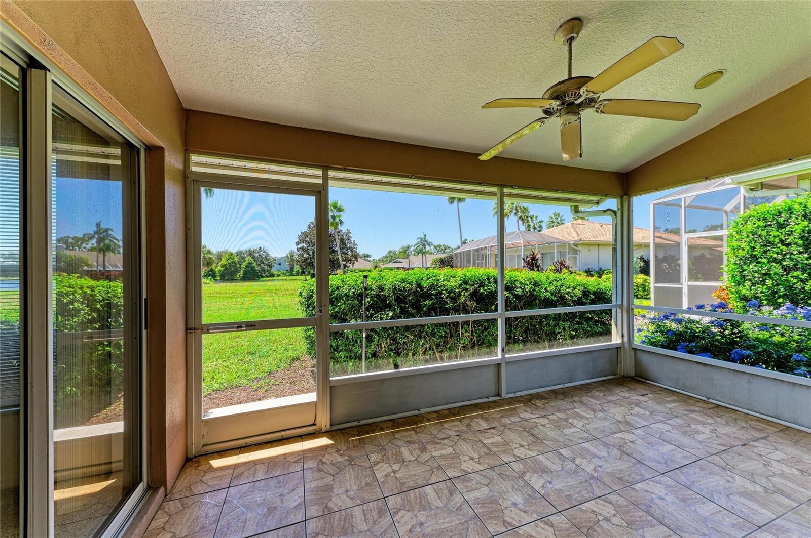 Image 39 of 49 For 6647 Oakbrooke Circle