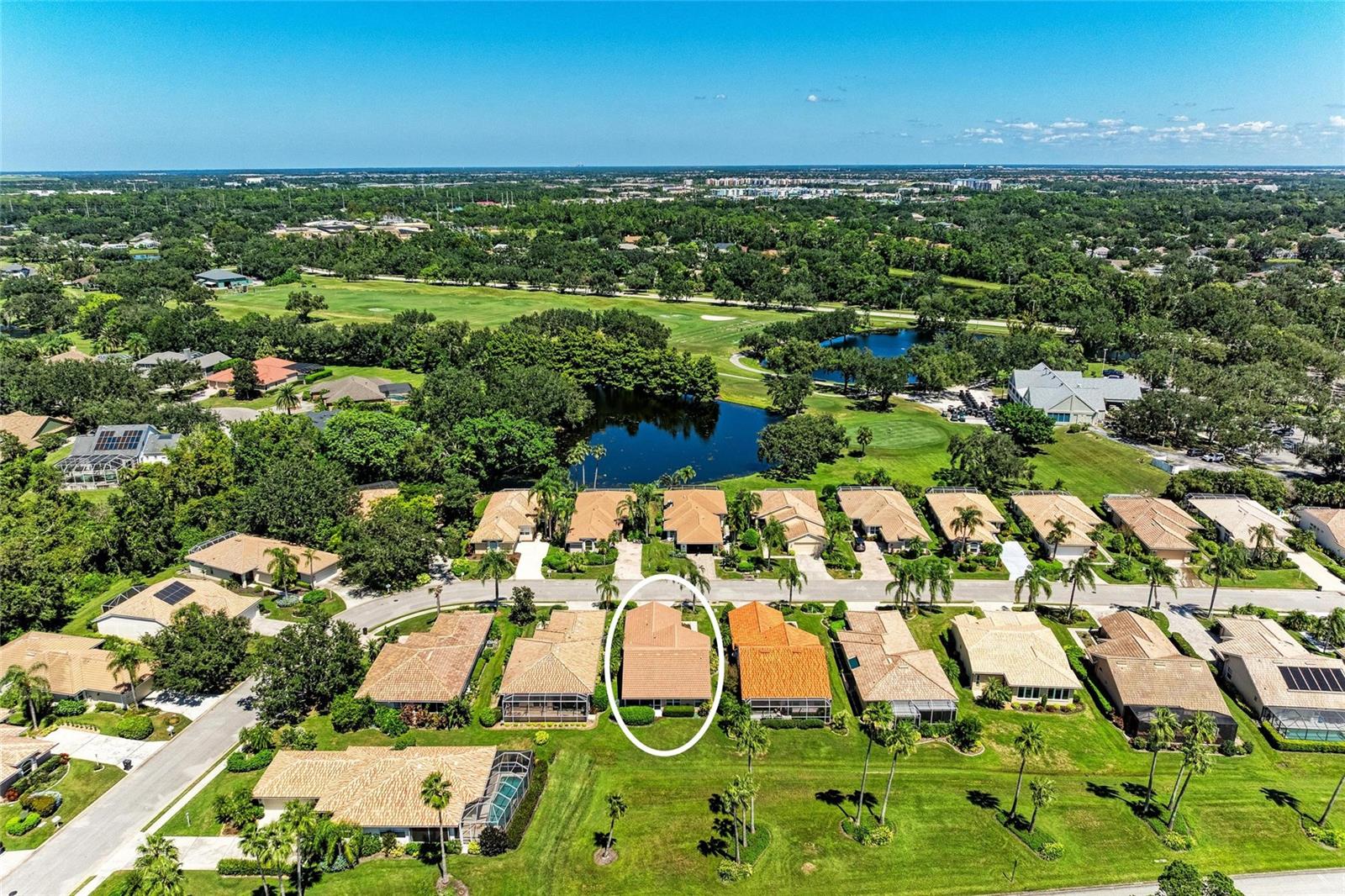 Image 7 of 49 For 6647 Oakbrooke Circle