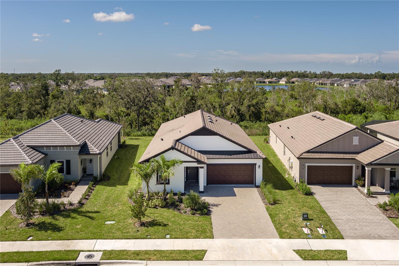 Image 27 of 36 For 11923 Lilac Pearl Lane