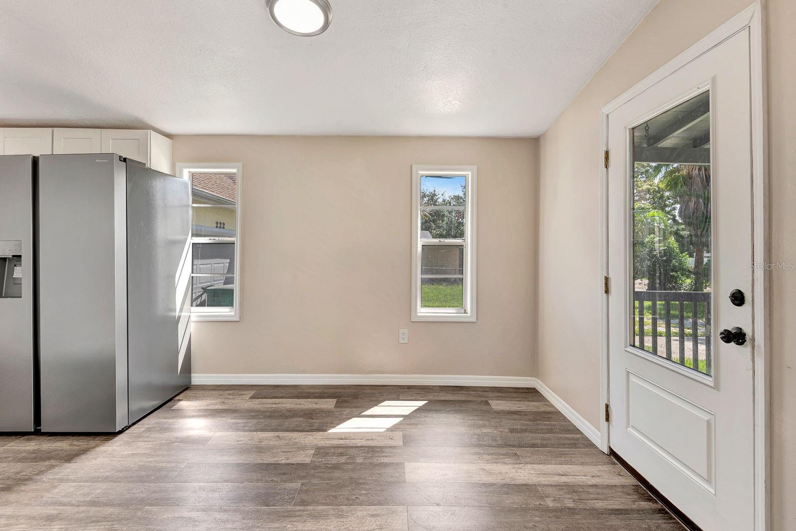 Image 11 of 38 For 806 3rd Avenue W