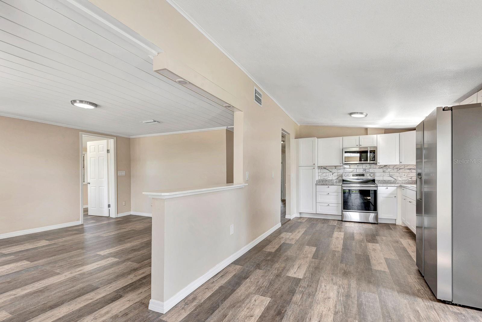 Image 15 of 38 For 806 3rd Avenue W