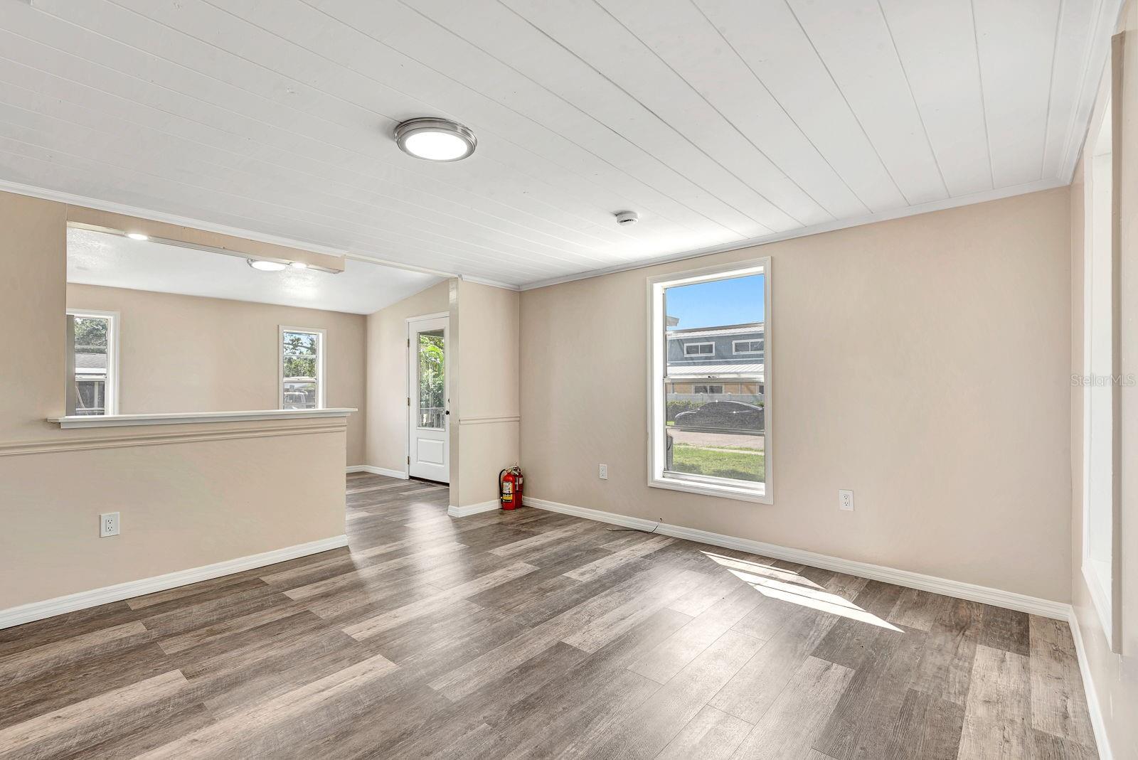 Image 17 of 38 For 806 3rd Avenue W