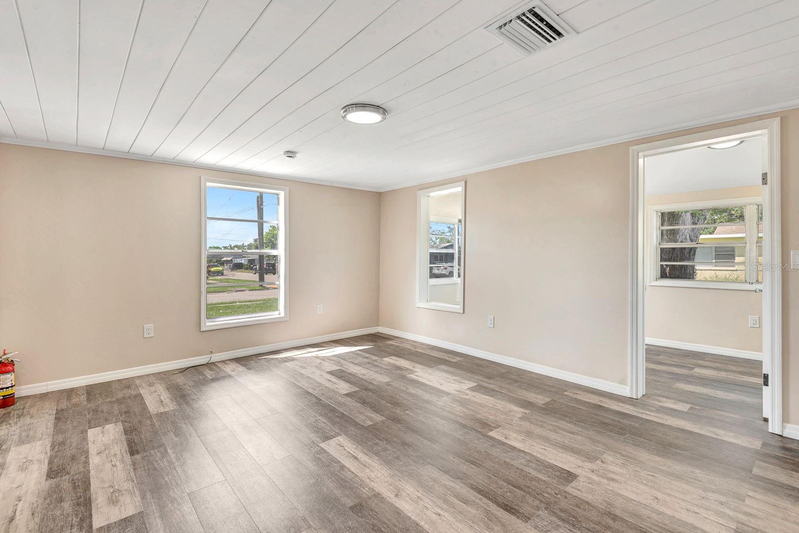 Image 18 of 38 For 806 3rd Avenue W