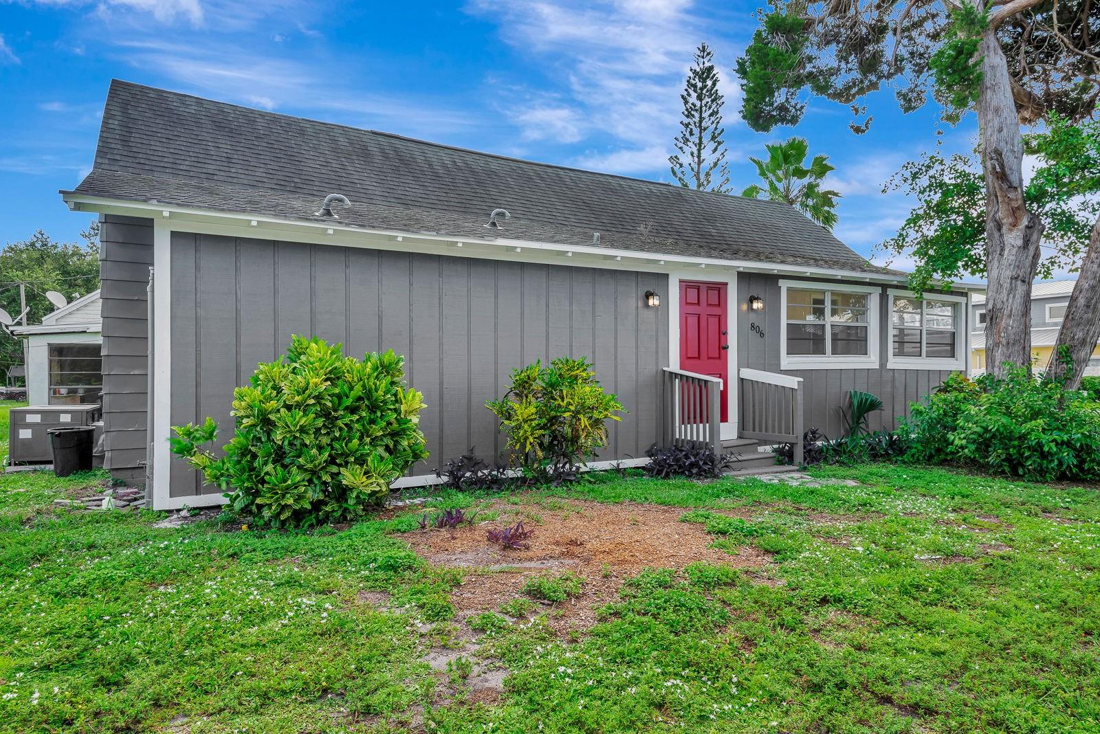 Image 2 of 38 For 806 3rd Avenue W