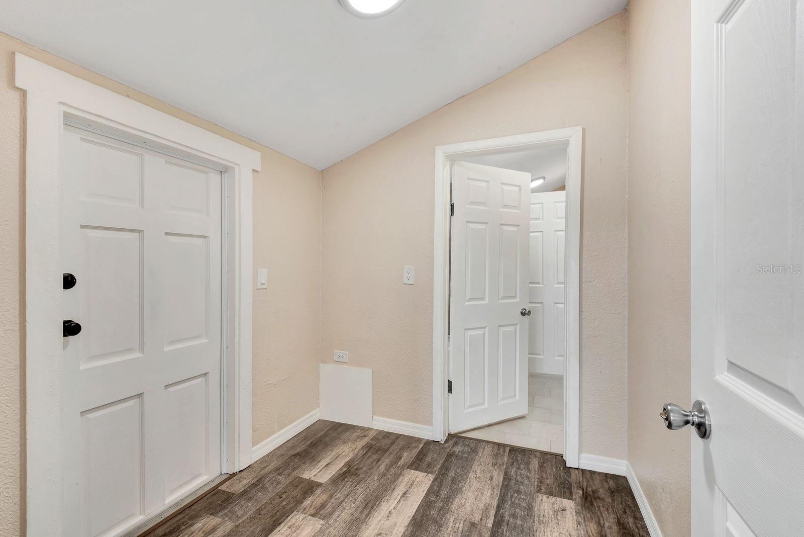 Image 21 of 38 For 806 3rd Avenue W