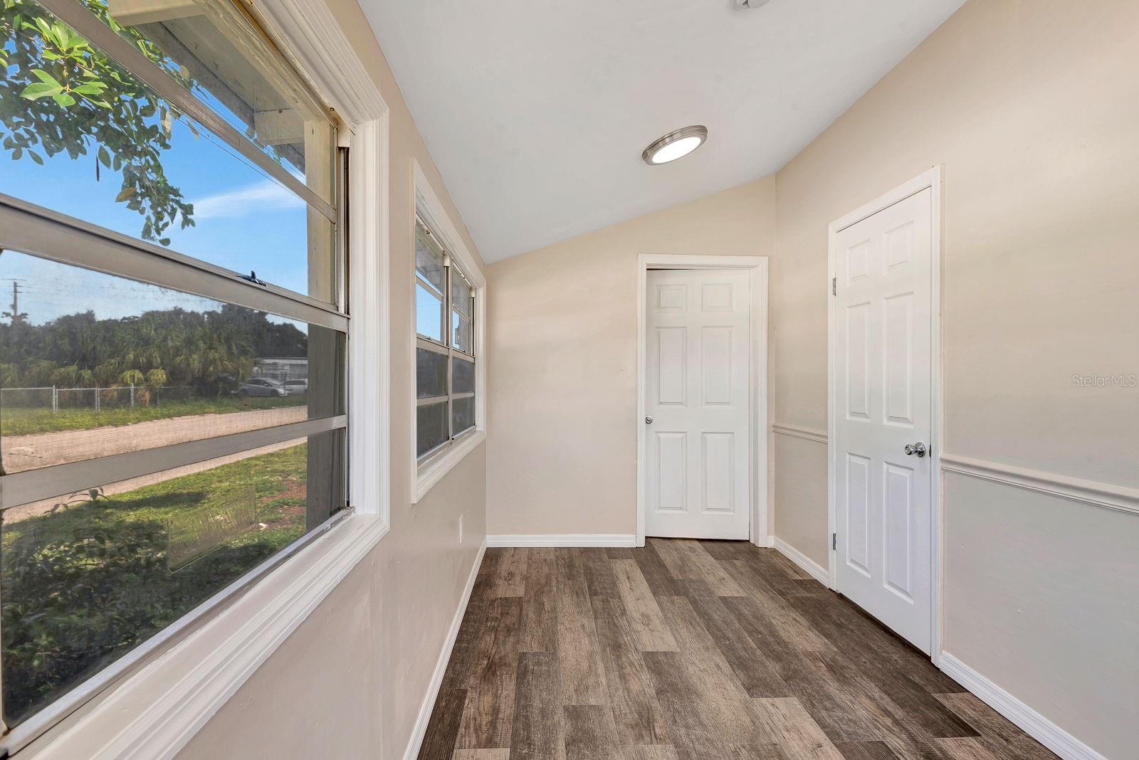 Image 22 of 38 For 806 3rd Avenue W