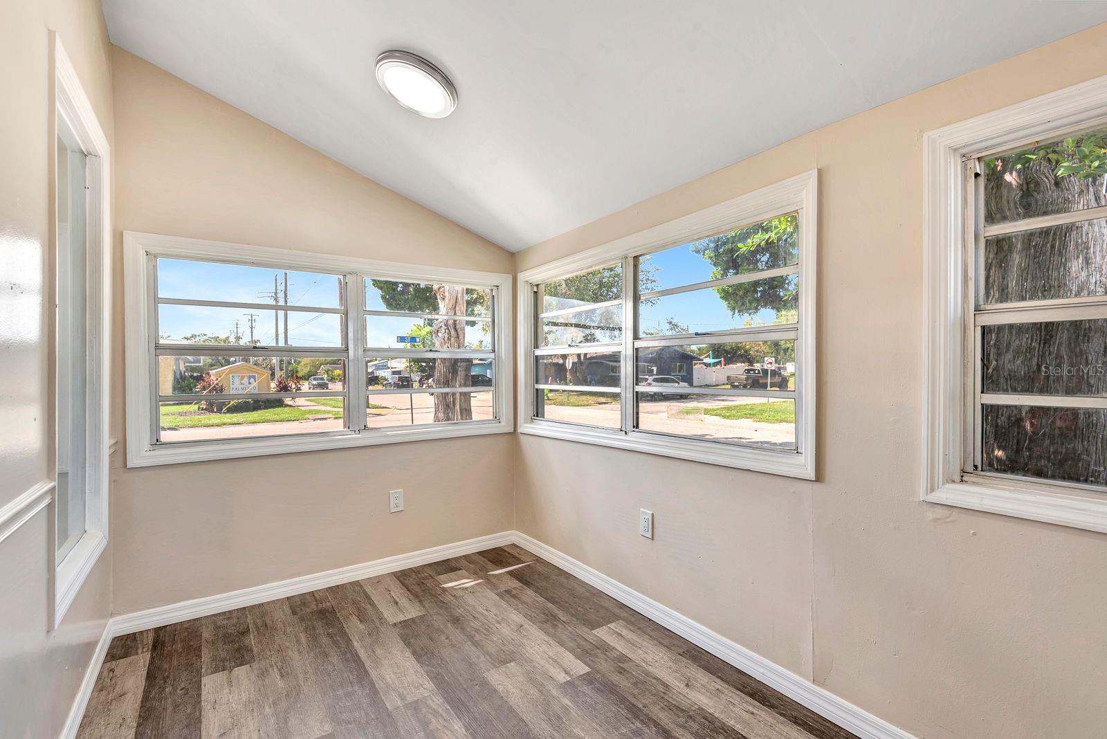 Image 23 of 38 For 806 3rd Avenue W