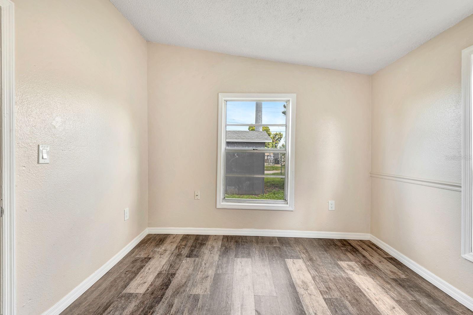 Image 25 of 38 For 806 3rd Avenue W