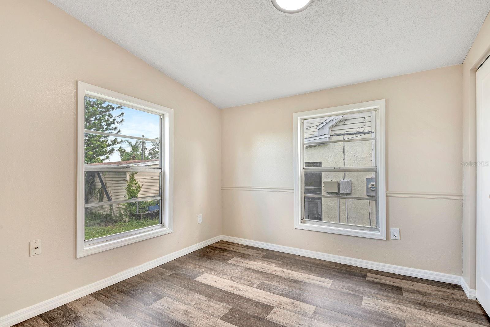 Image 27 of 38 For 806 3rd Avenue W