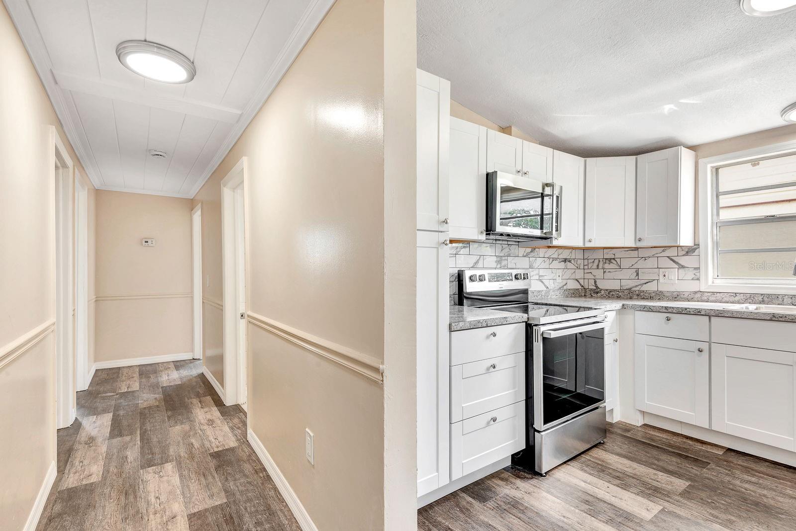 Image 30 of 38 For 806 3rd Avenue W