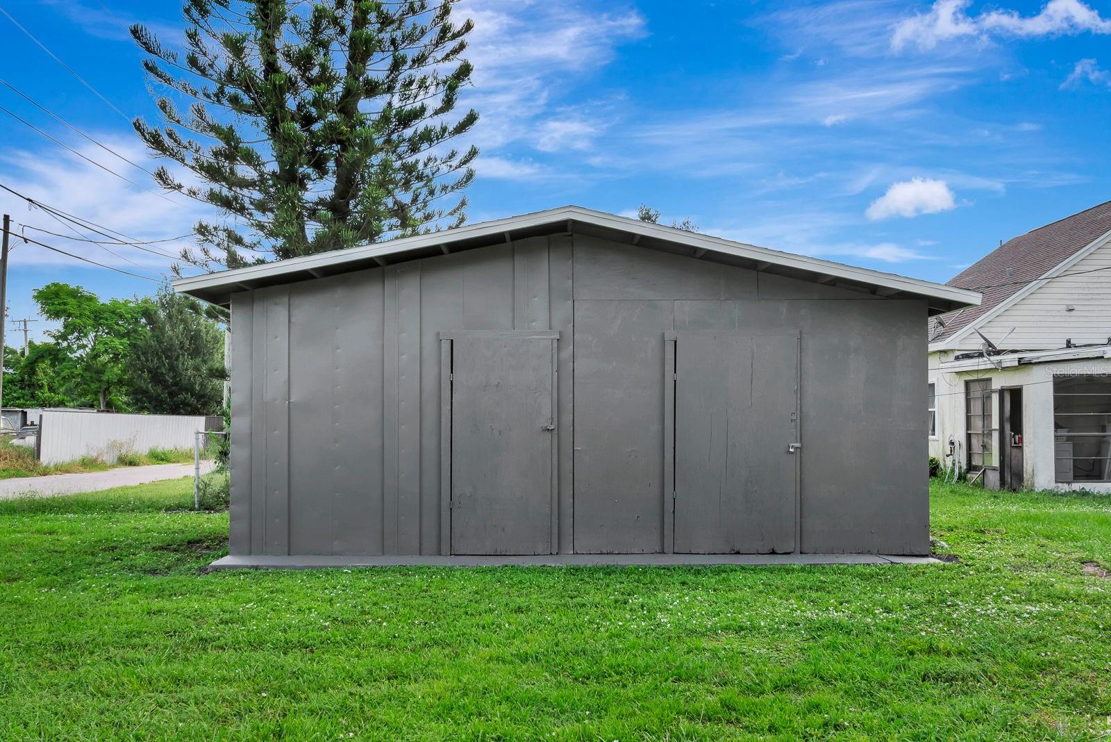 Image 6 of 38 For 806 3rd Avenue W