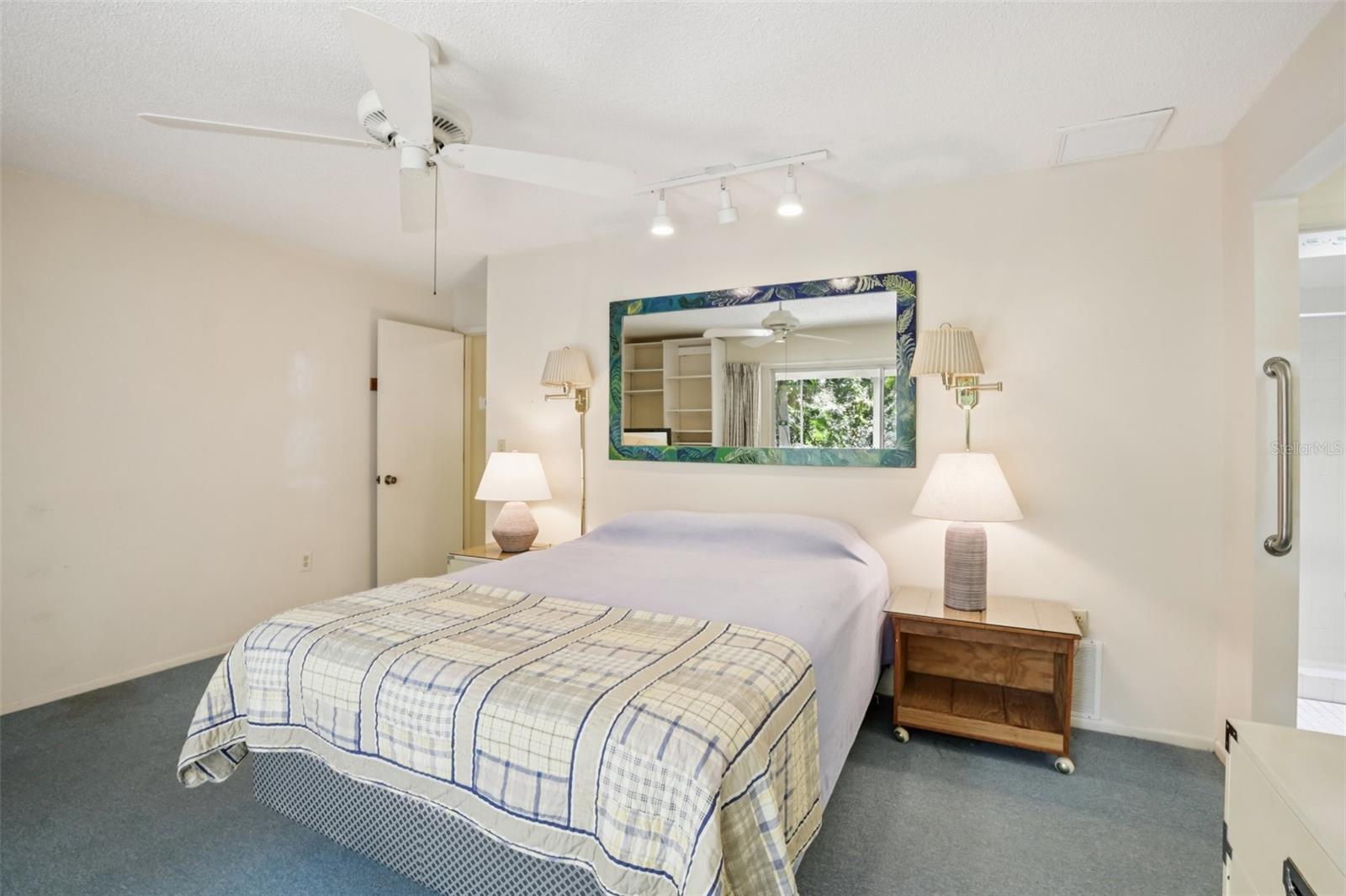 Image 13 of 30 For 4720 Village Gardens Drive 128