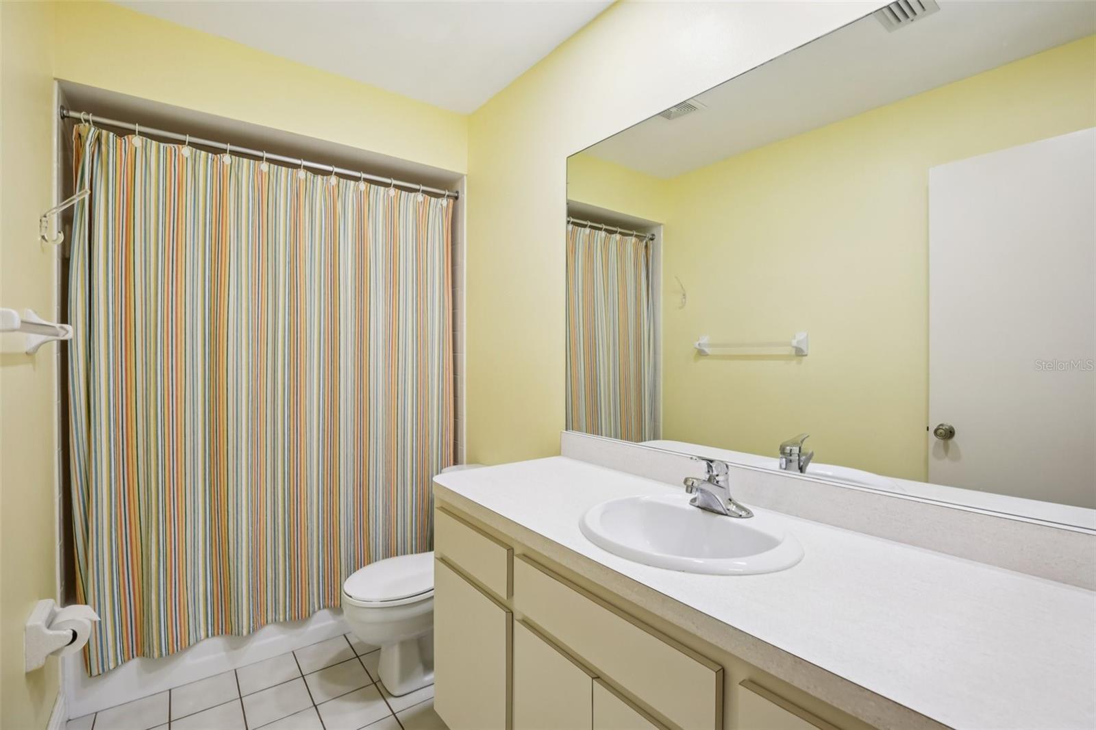 Image 17 of 30 For 4720 Village Gardens Drive 128