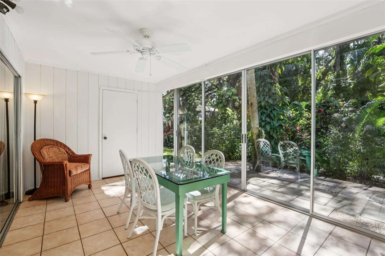 Image 19 of 30 For 4720 Village Gardens Drive 128