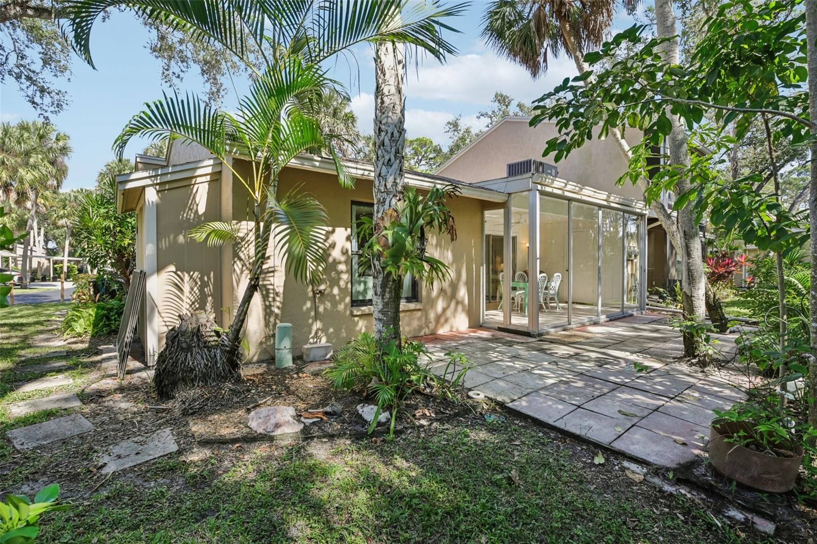 Image 23 of 30 For 4720 Village Gardens Drive 128