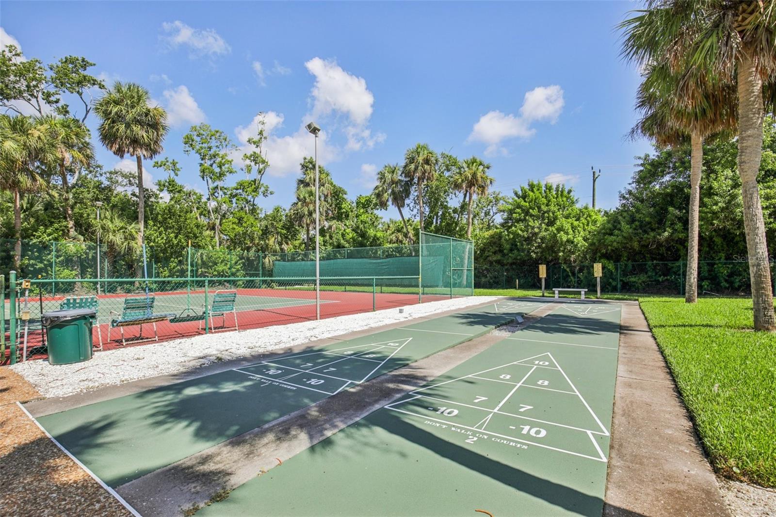 Image 27 of 30 For 4720 Village Gardens Drive 128