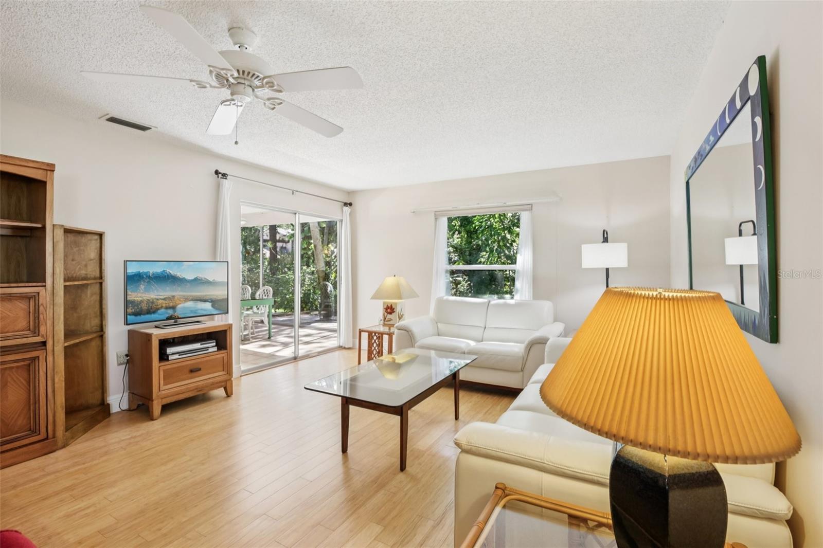 Image 4 of 30 For 4720 Village Gardens Drive 128