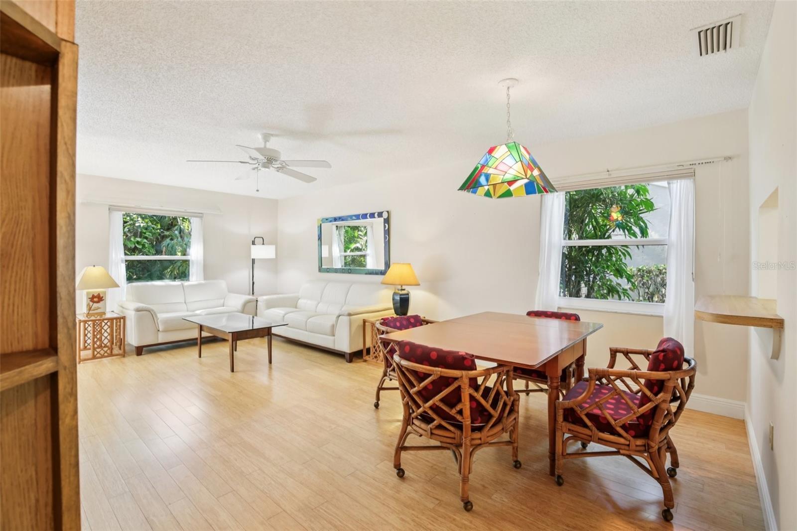 Image 7 of 30 For 4720 Village Gardens Drive 128