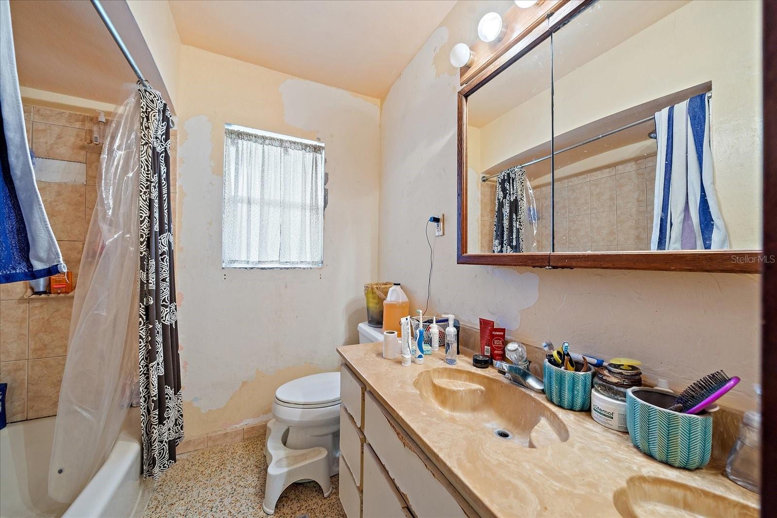 Image 19 of 25 For 2340 Valencia Drive