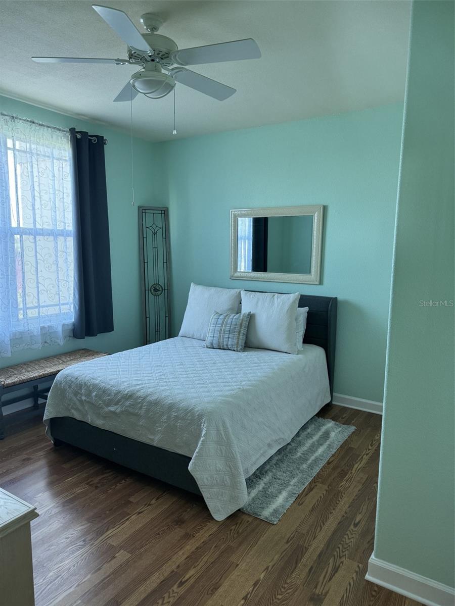 Image 23 of 100 For 10045 Links Lane 406