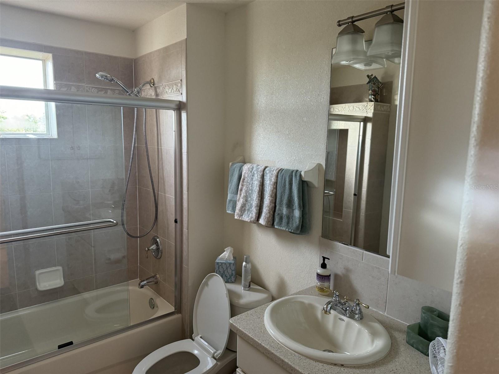 Image 27 of 100 For 10045 Links Lane 406