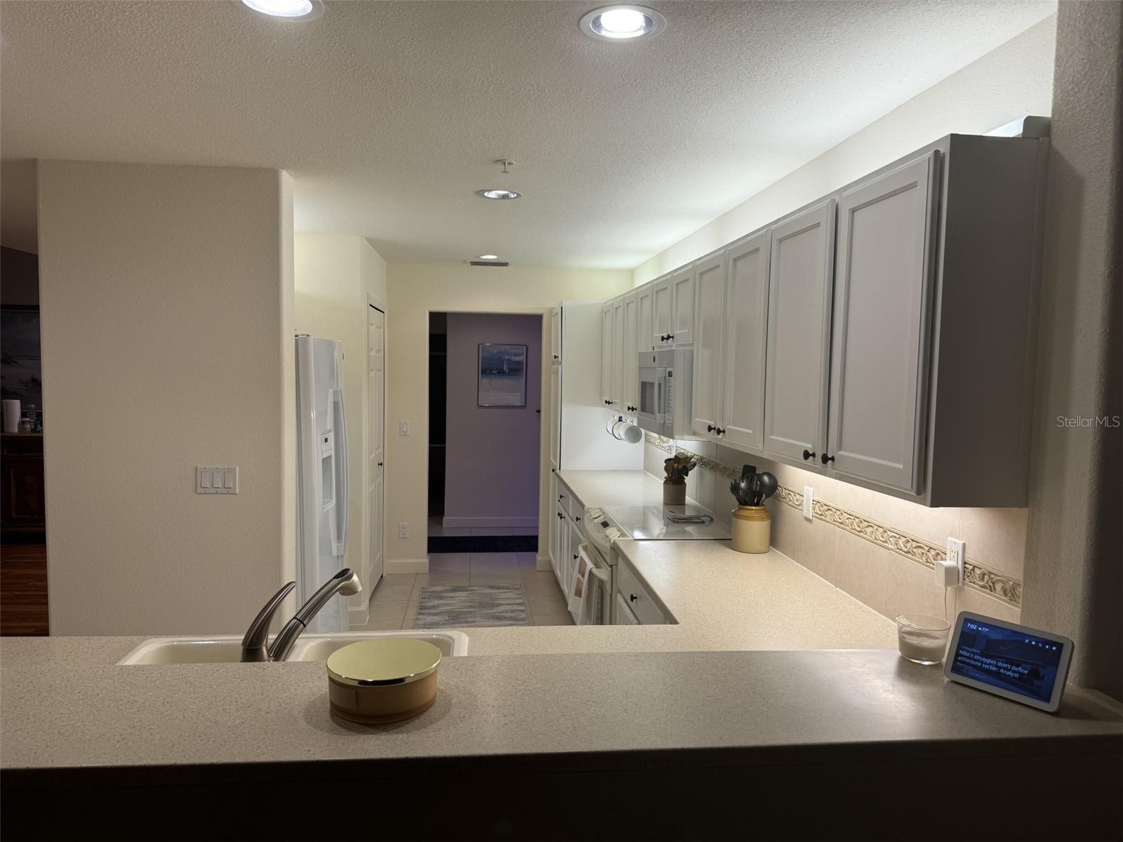 Image 37 of 100 For 10045 Links Lane 406