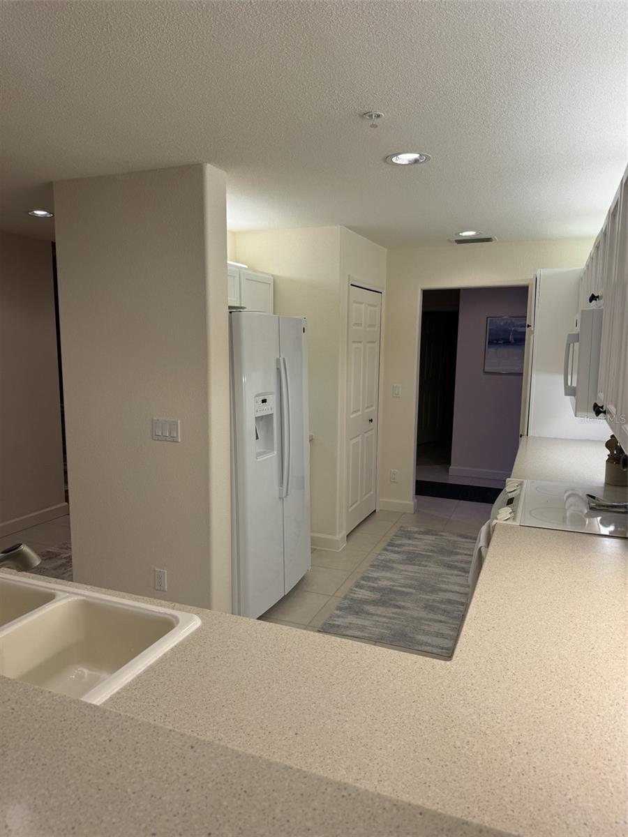 Image 40 of 100 For 10045 Links Lane 406