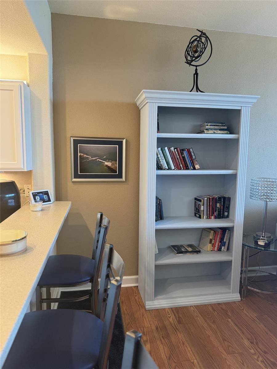 Image 44 of 100 For 10045 Links Lane 406