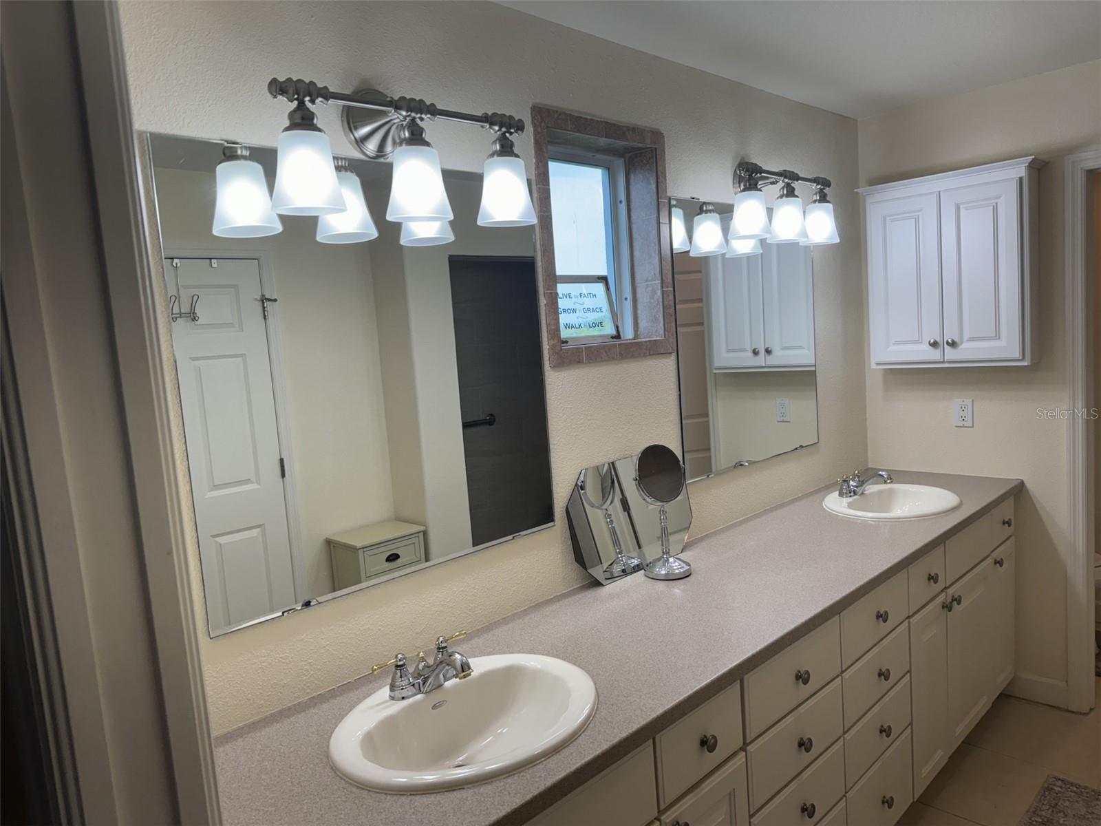 Image 57 of 100 For 10045 Links Lane 406