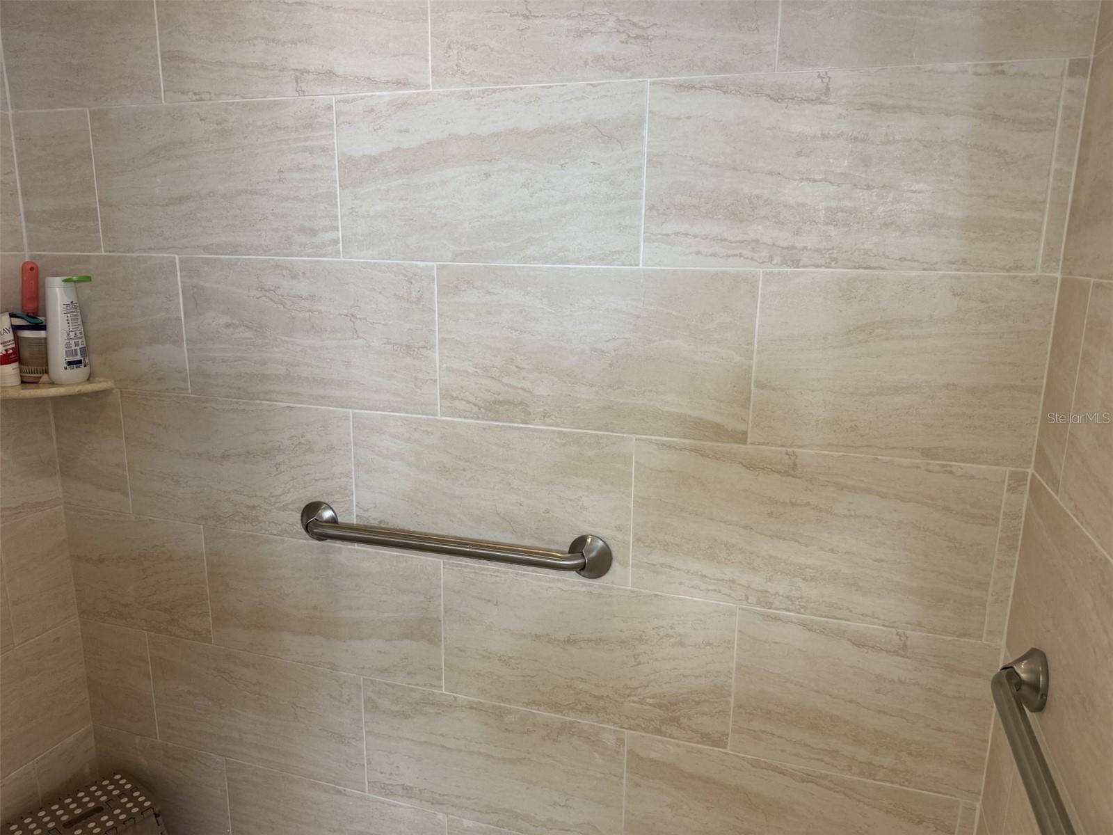 Image 62 of 100 For 10045 Links Lane 406