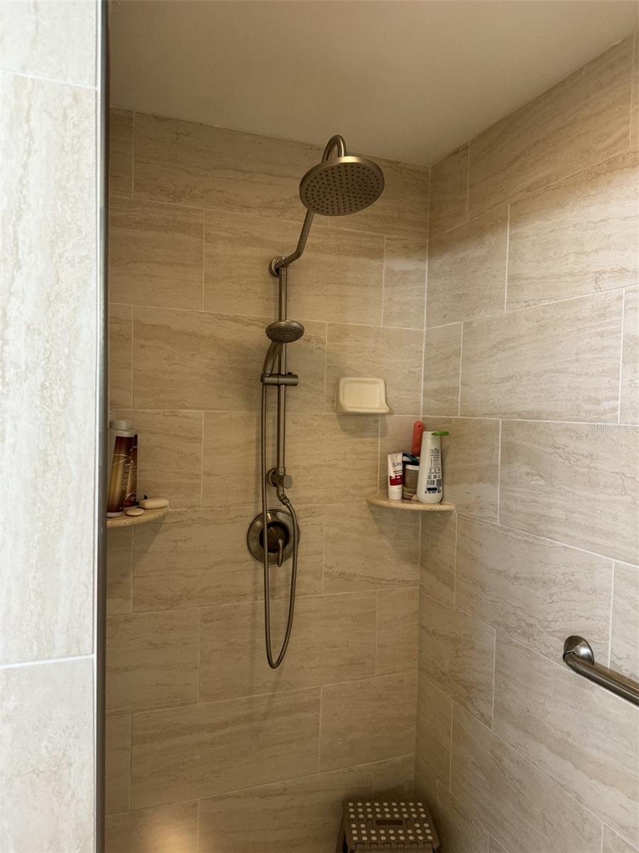 Image 63 of 100 For 10045 Links Lane 406