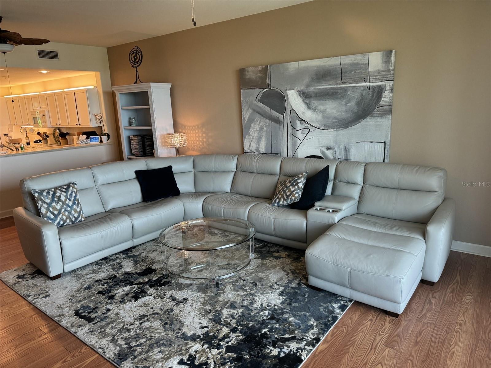 Image 68 of 100 For 10045 Links Lane 406