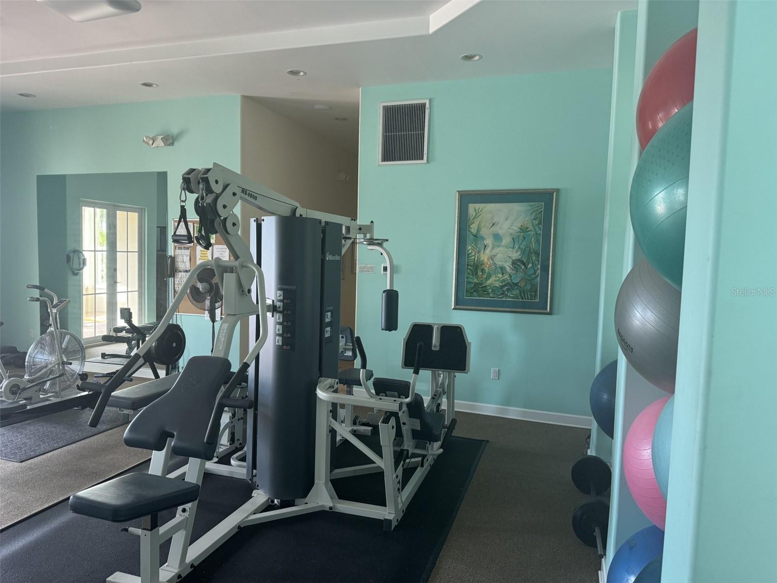 Image 7 of 100 For 10045 Links Lane 406