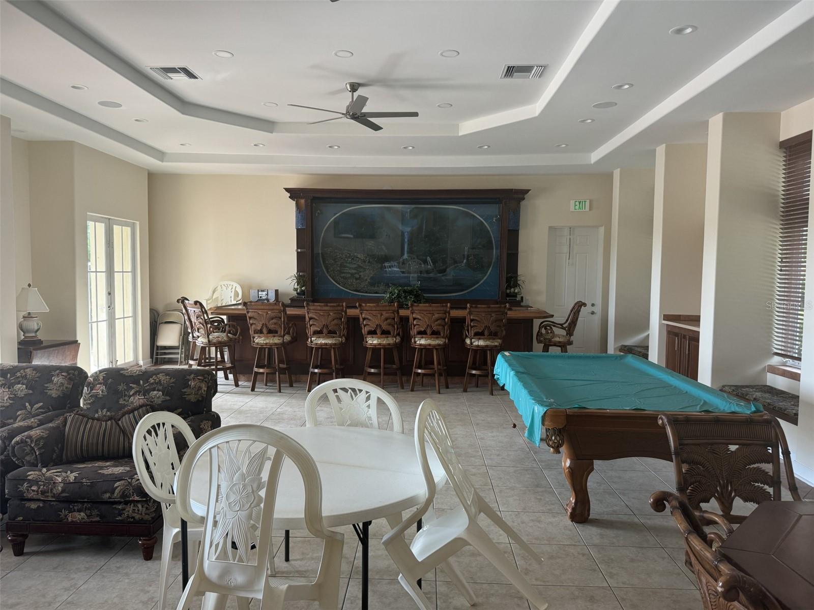 Image 8 of 100 For 10045 Links Lane 406