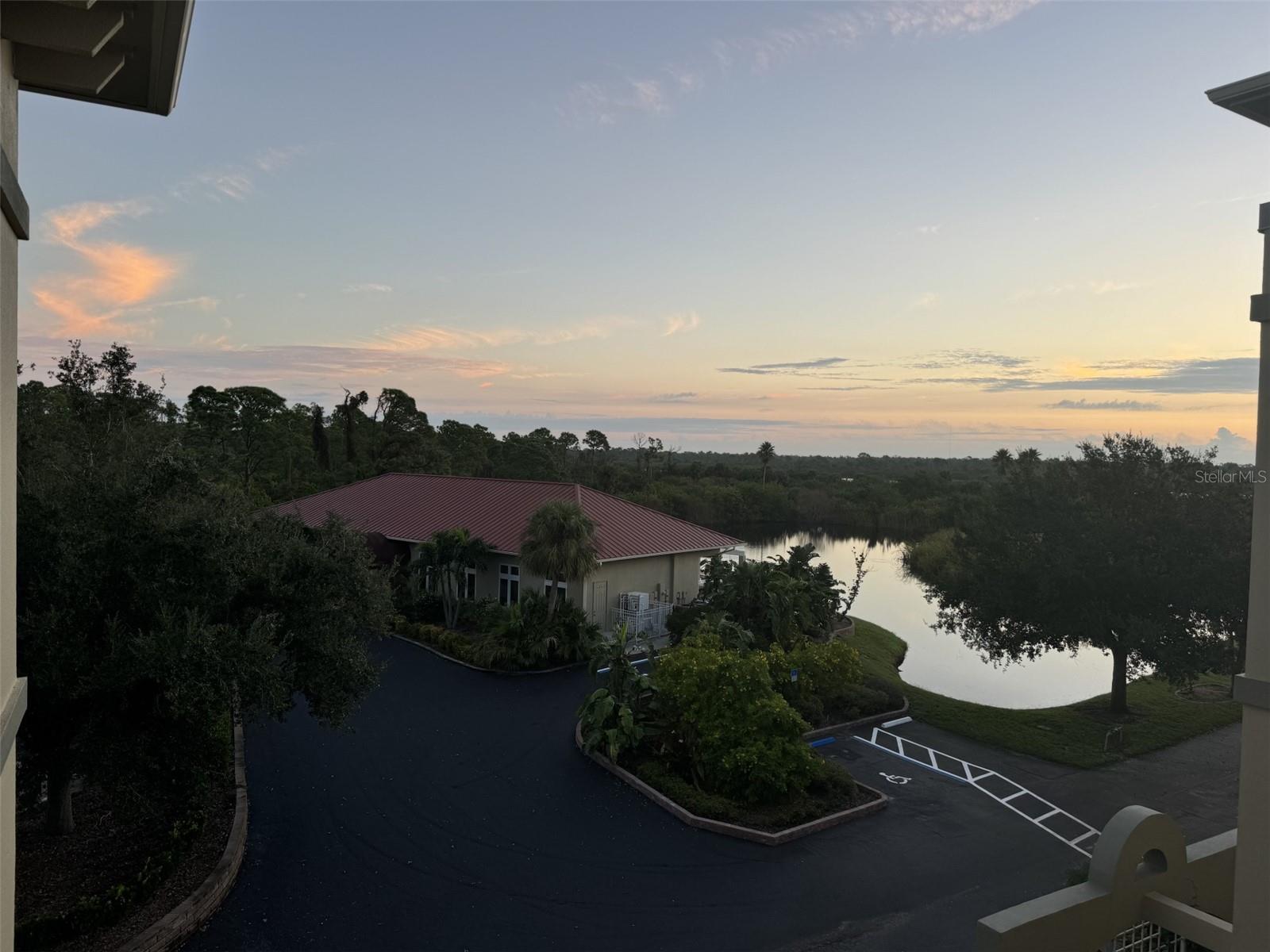 Image 92 of 100 For 10045 Links Lane 406