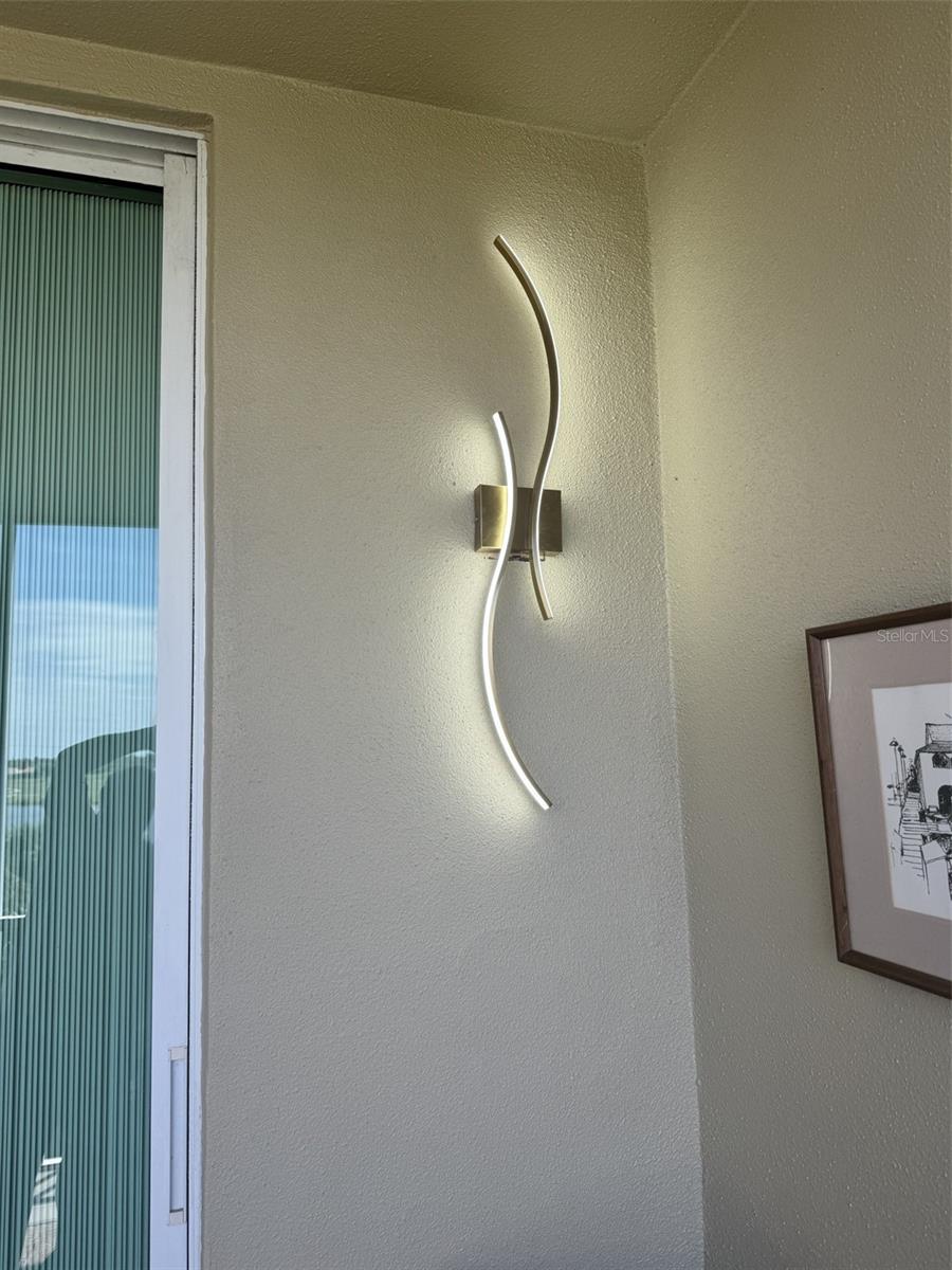 Image 98 of 100 For 10045 Links Lane 406