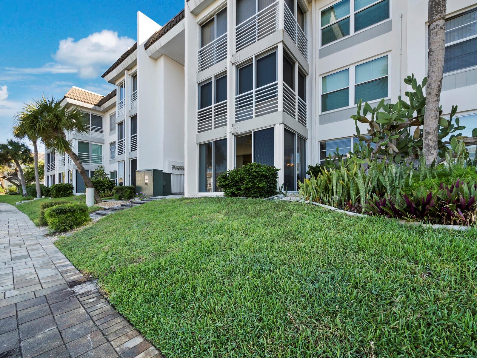 Image 21 of 60 For 4390 Exeter Drive 104