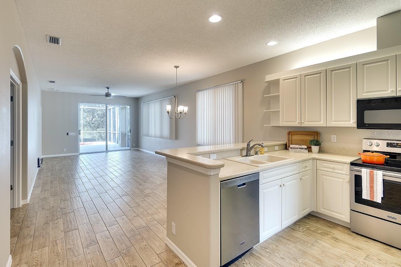 Image 3 of 18 For 8536 54th Avenue Circle E
