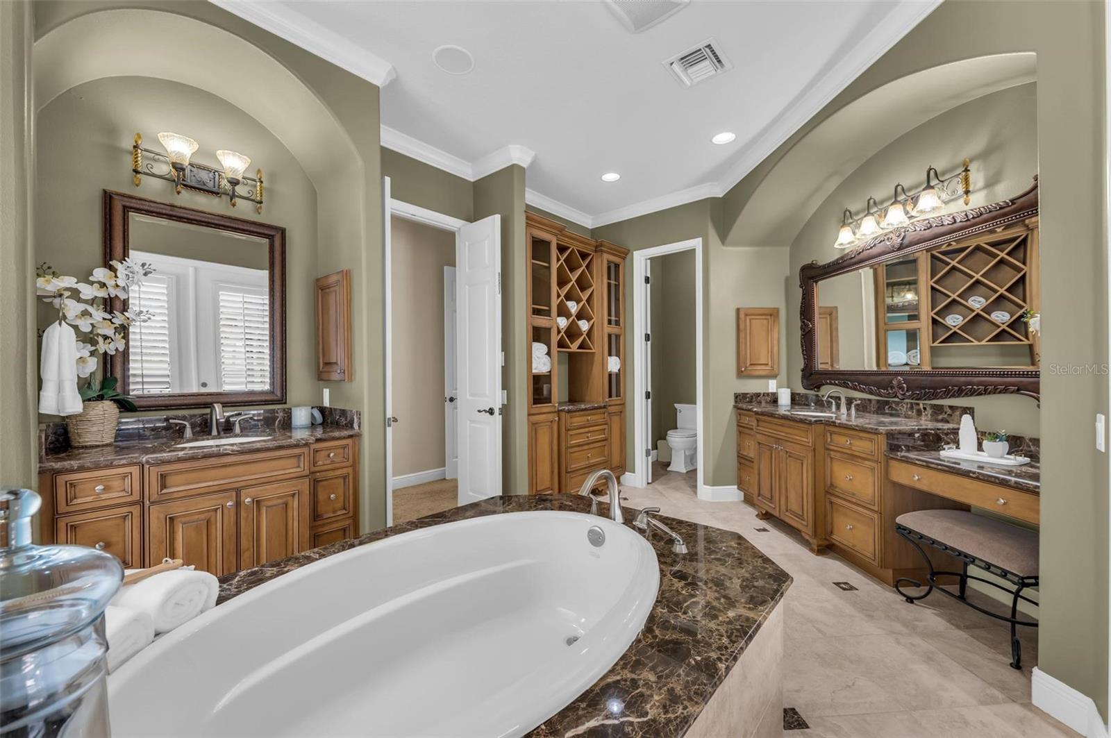 Image 40 of 88 For 1110 79th Street E