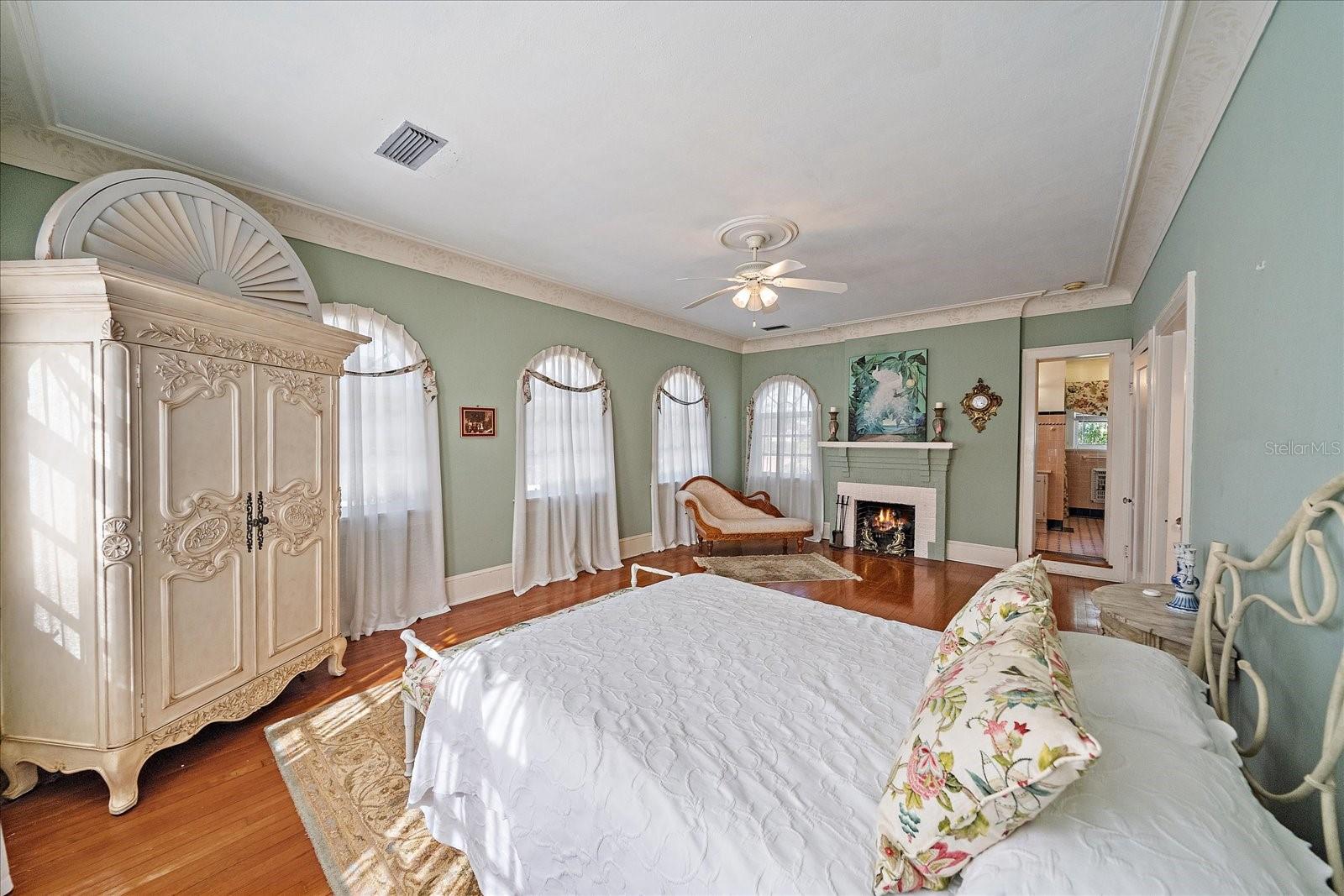 Image 10 of 64 For 2830 Bay Shore Circle