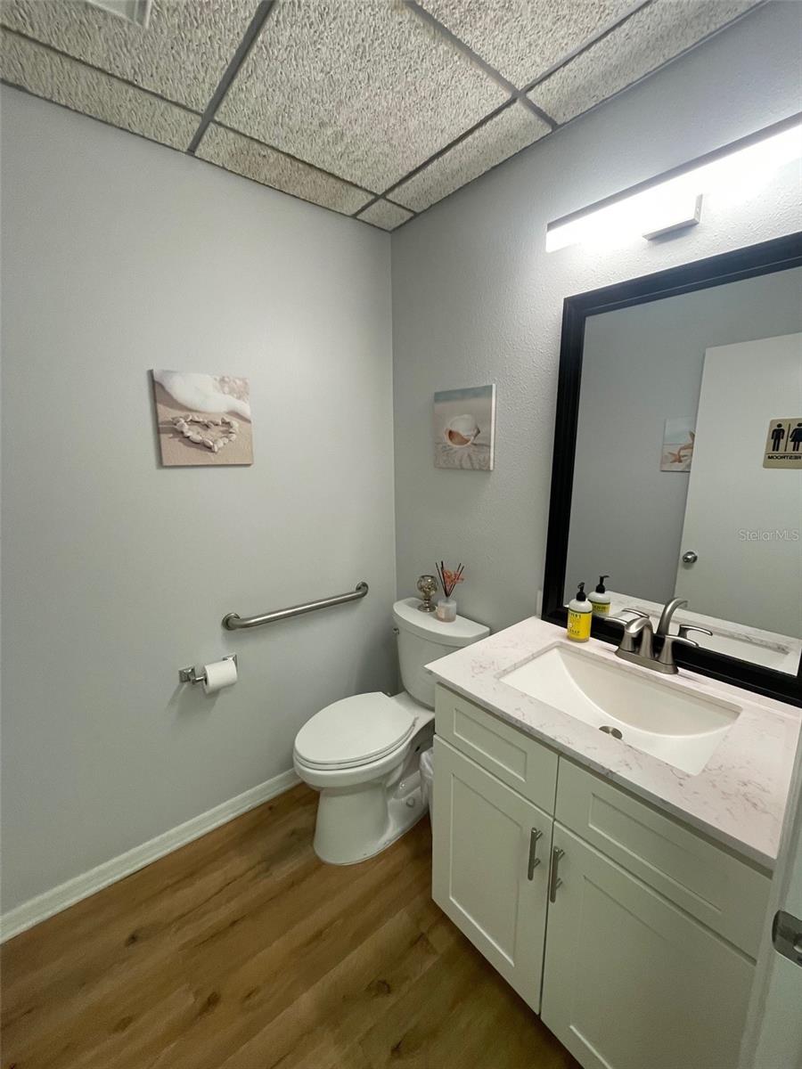 Image 6 of 9 For 1219 East Avenue 3-304