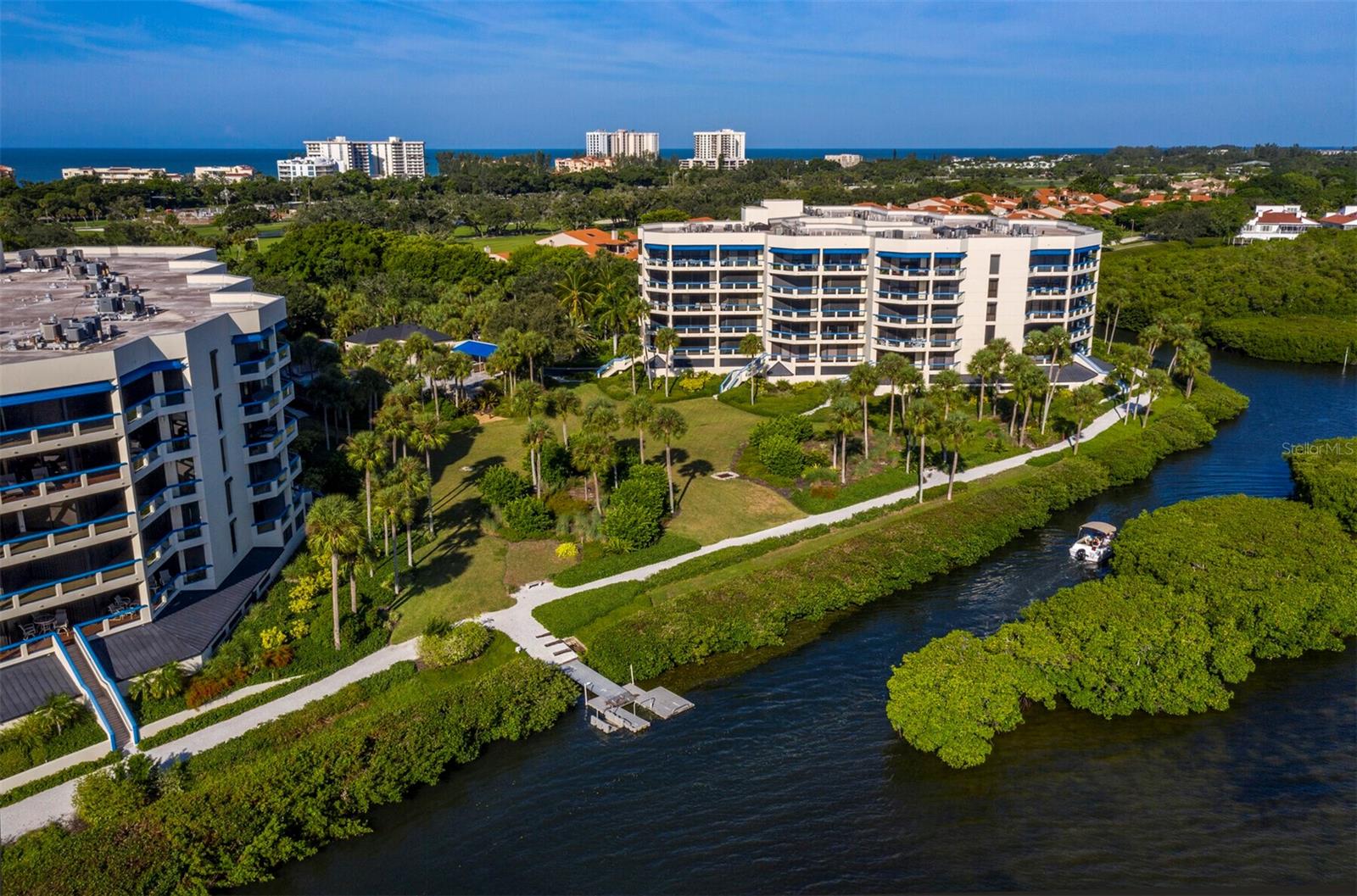 Image 31 of 62 For 2120 Harbourside Drive 617