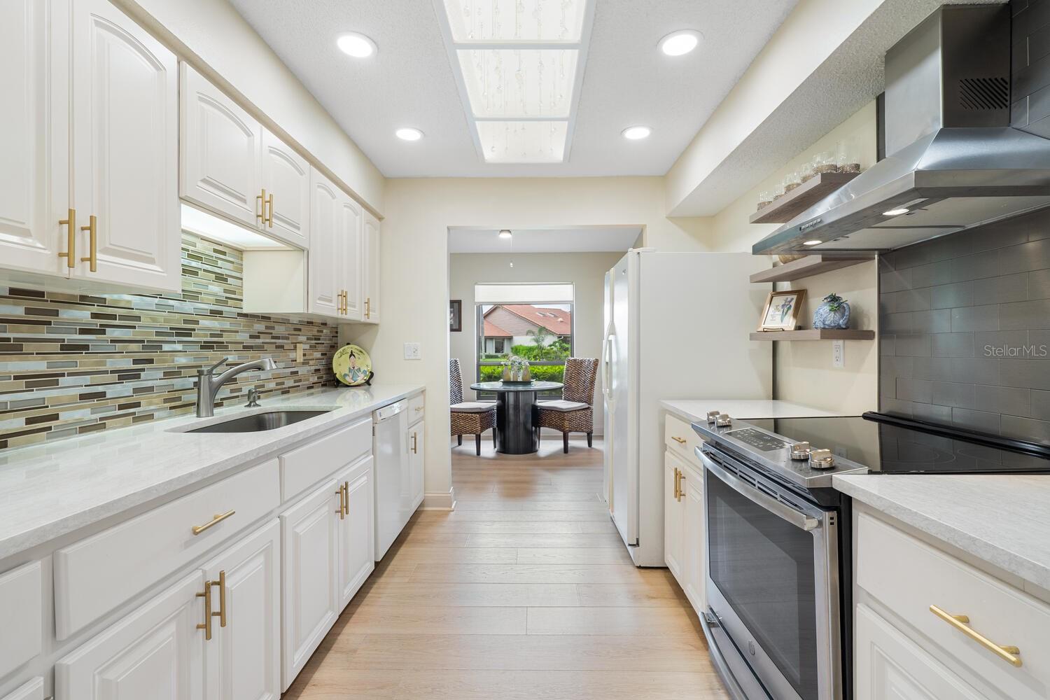 Image 15 of 49 For 4033 Wilshire Circle E 139