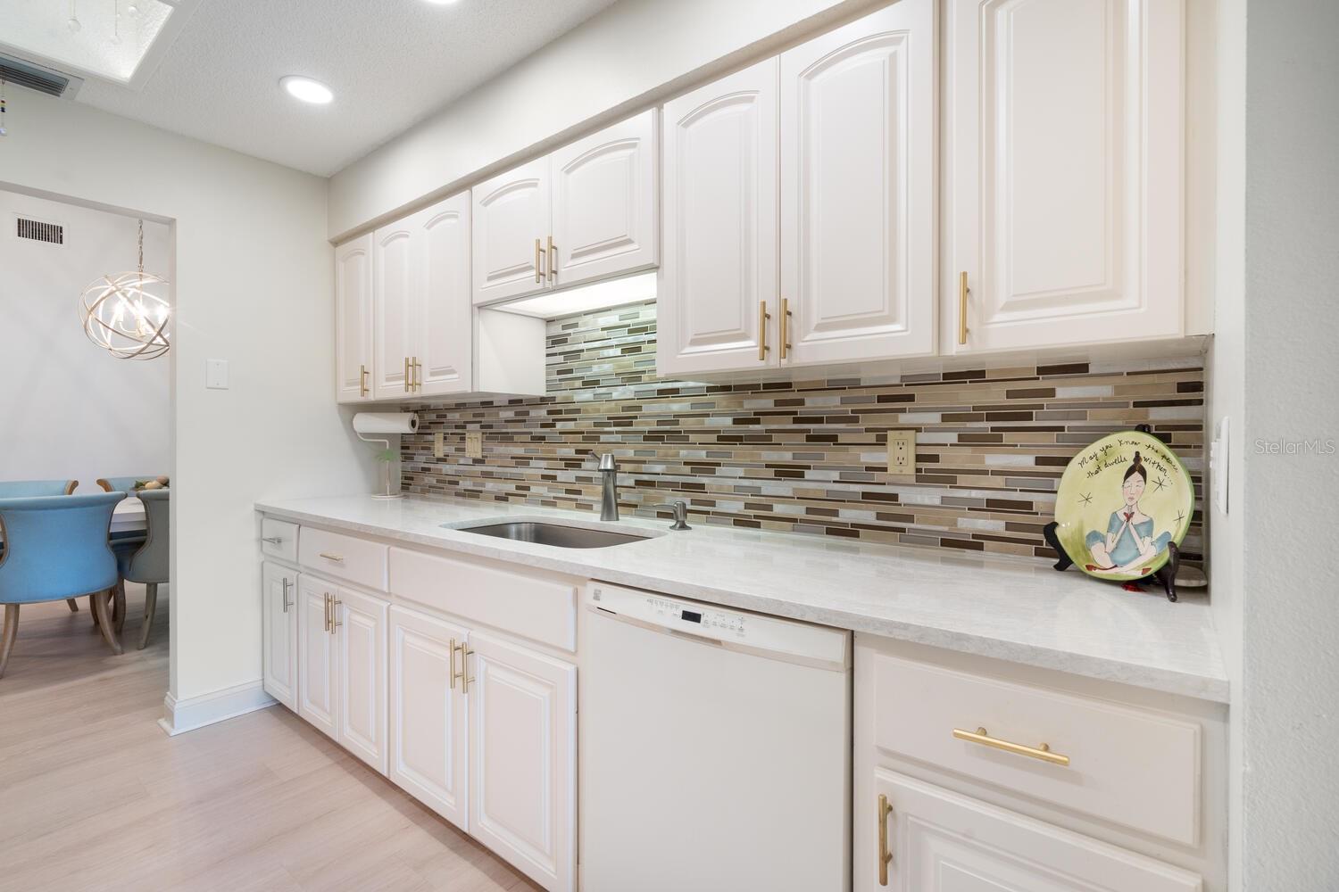 Image 16 of 49 For 4033 Wilshire Circle E 139
